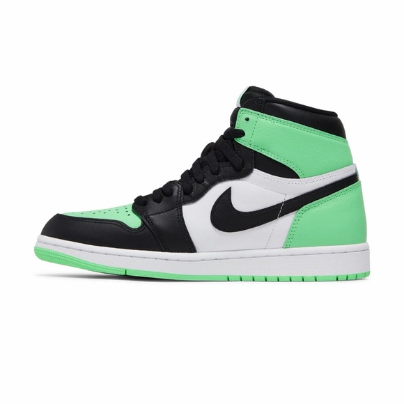 Air Jordan 1 Retro High OG 'Green Glow' - Picture 3 of 16